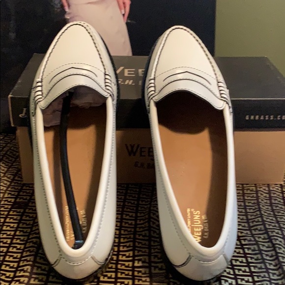 BASS WEEjUNS LOAFERS, Black/White - Picture 2 of 12